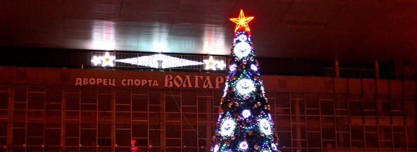 "Местный бизнес мог бы украшать здания": жители Тольятти делятся своими впечатлениями от подготовки города к праздниками