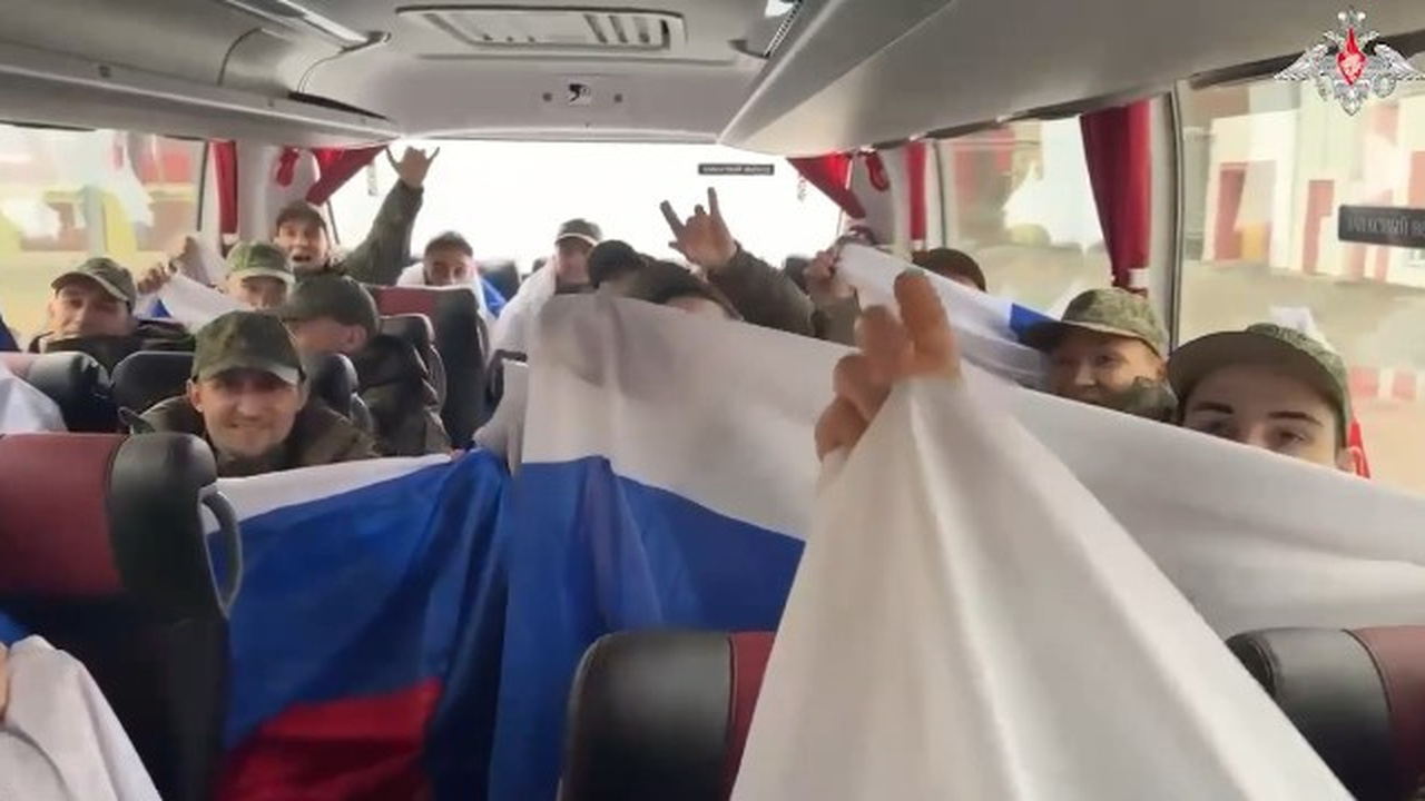 Самарский военнослужащий вернулся из плена накануне Пасхи в Россию Об этом рассказала областной омбудсмен Елена Ла...