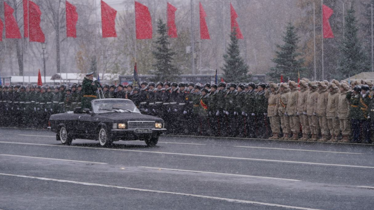 На площади Куйбышева в Самаре 7 ноября прошел П...