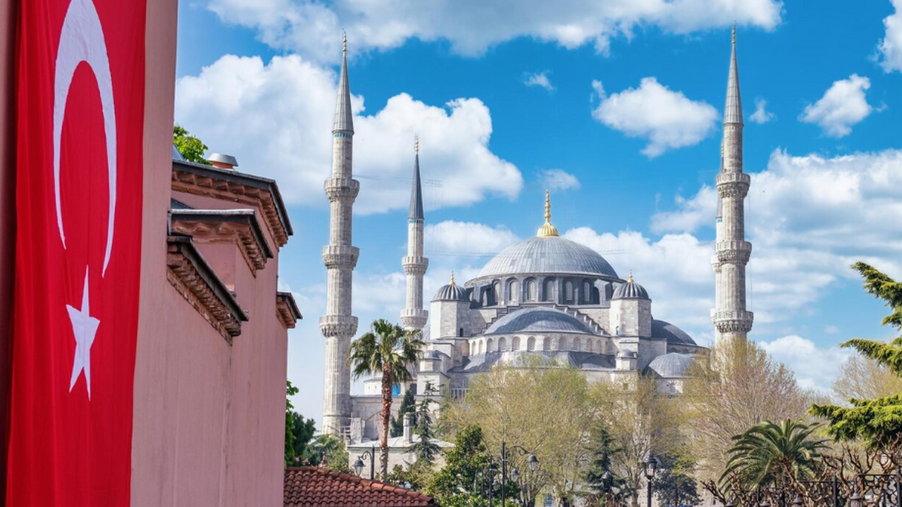 Отельер рассказал, что россияне чувствуют тёпло...