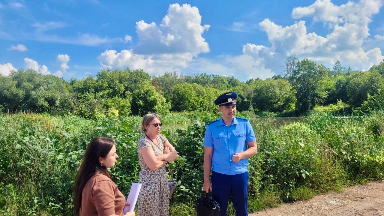 Прокуратура в Самарской области защитила природу от незаконного размещения ЖБО Местная администрация незаконно сливала отходы ...