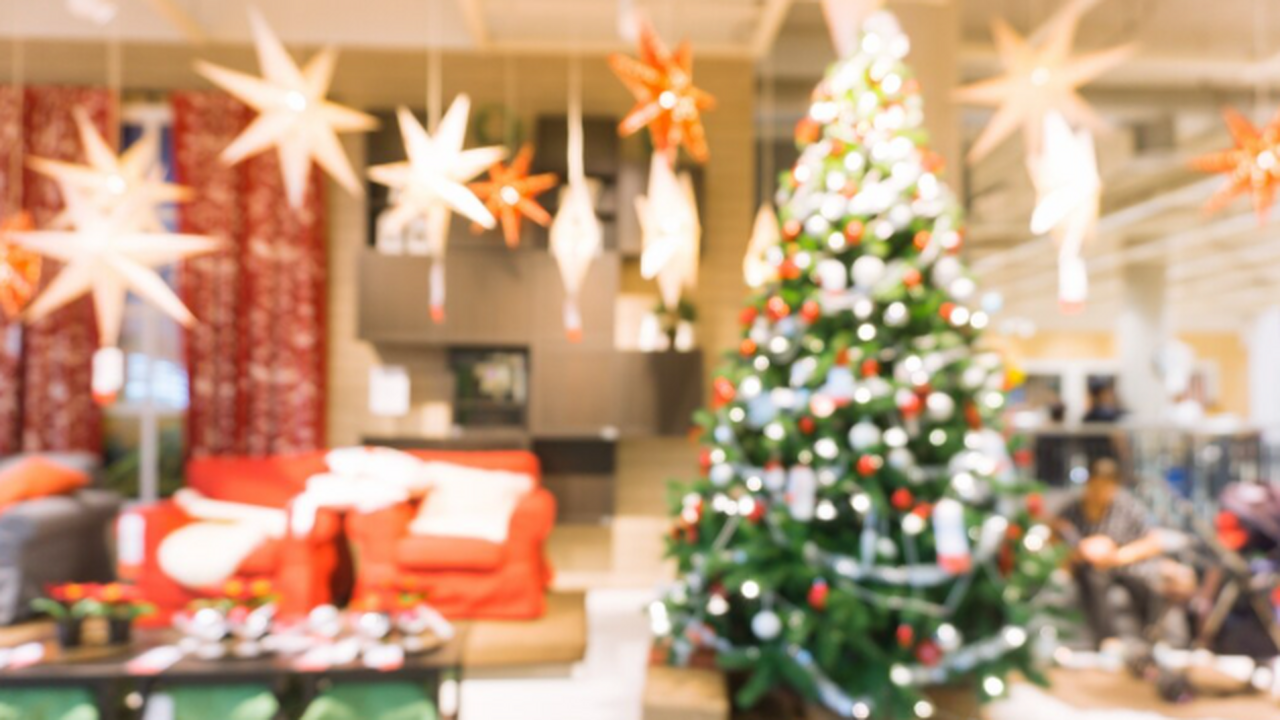 Без шума и мишуры: за какие новогодние традиции в 2025 году можно получить штраф Гирлянды на машину: как украшение лишит вас пра...