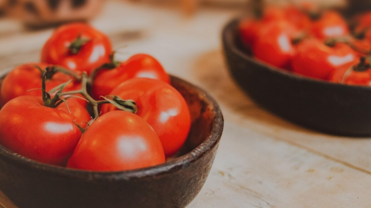 Не томат, а монстр: Умные дачники сажают только его — Урожайность до 15 кг/м² Ищете сорт «посадил и доволен»? Обратите вниман...