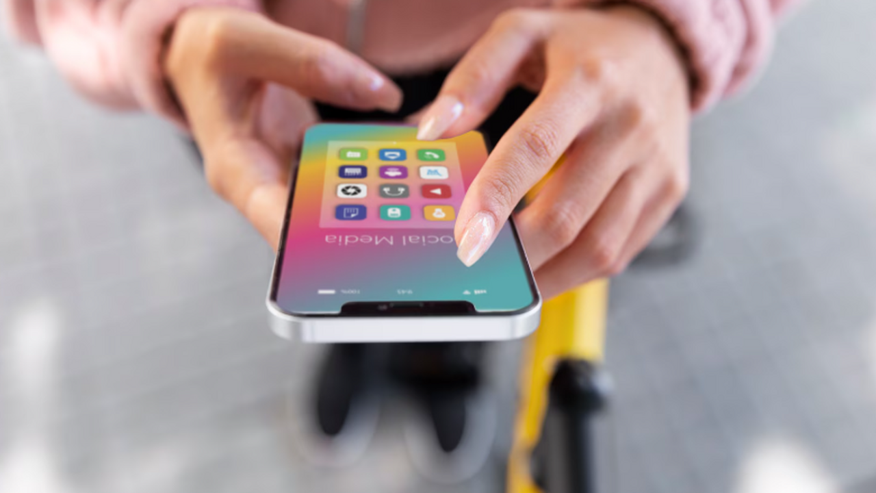 На фоне активного вывоза iPhone 17 за рубеж в И...