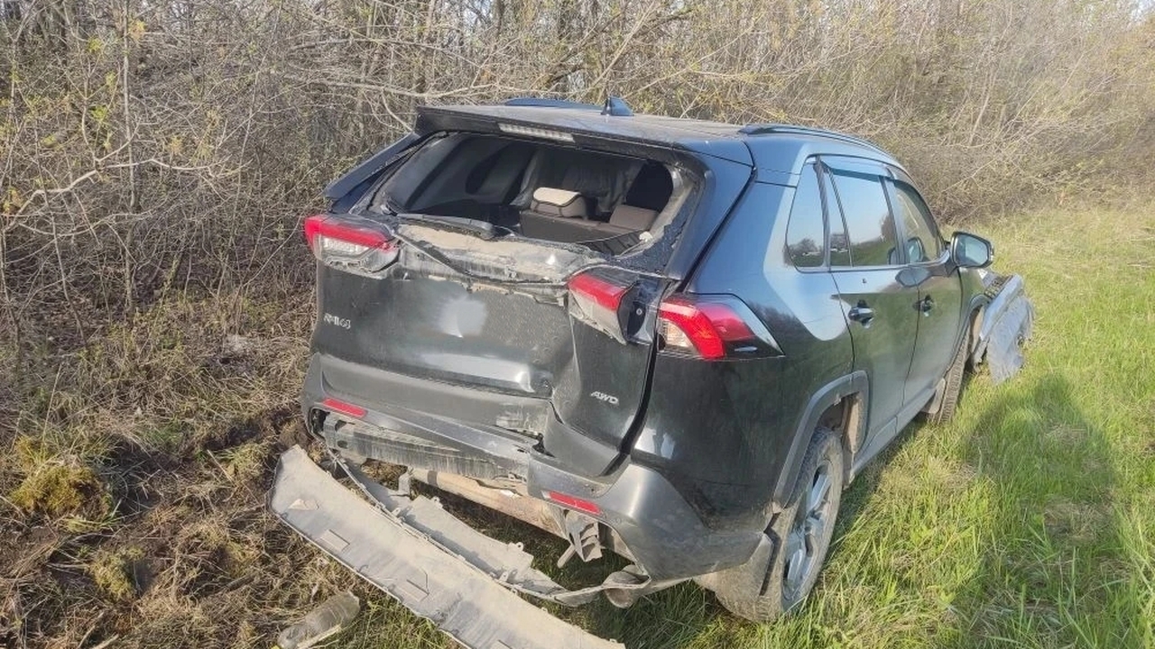 Столкнулись два легковых автомобиля — Toyota и ...