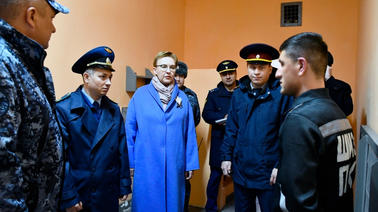 7 осужденных обратились к проверяющим в колонии Новокуйбышевска ИК-3 посетили зам. областного прокурора и уполн...