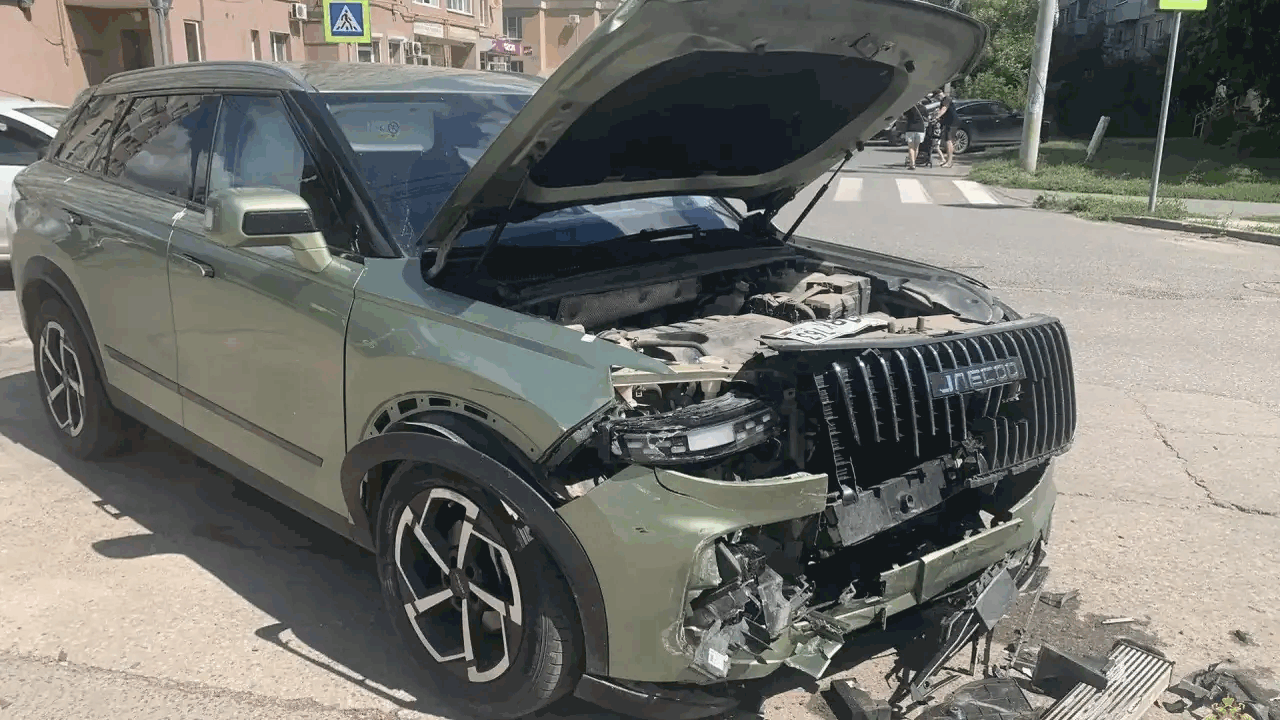 В Сызрани пенсионер на JAECOO J7 врезался в Volkswagen По имеющейся информации, в 11:40 64-летний граж...