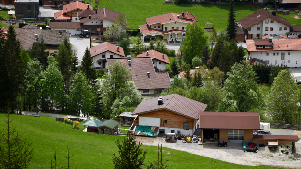 Гостевым домам очертили границы: новые правила могут снизить доходы бизнеса Закон ограничивает размещение гостевых домов гр...