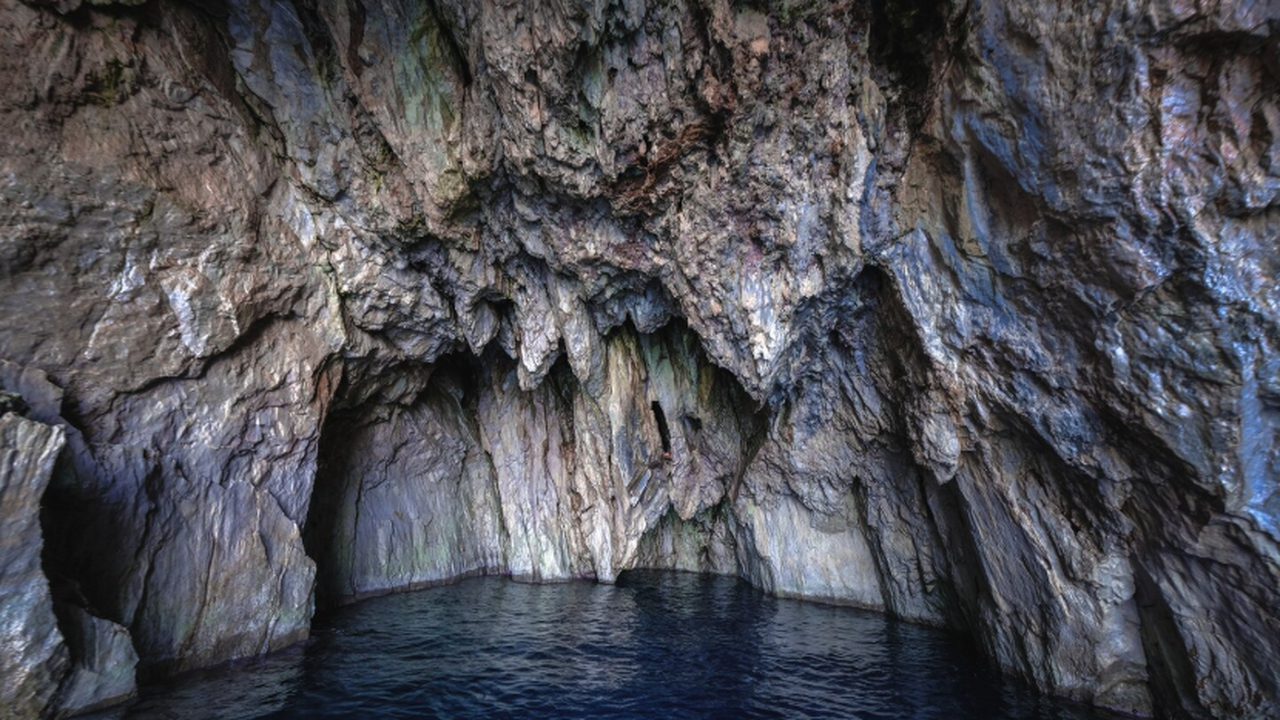 Новое исследование морских пещер в Средиземном ...