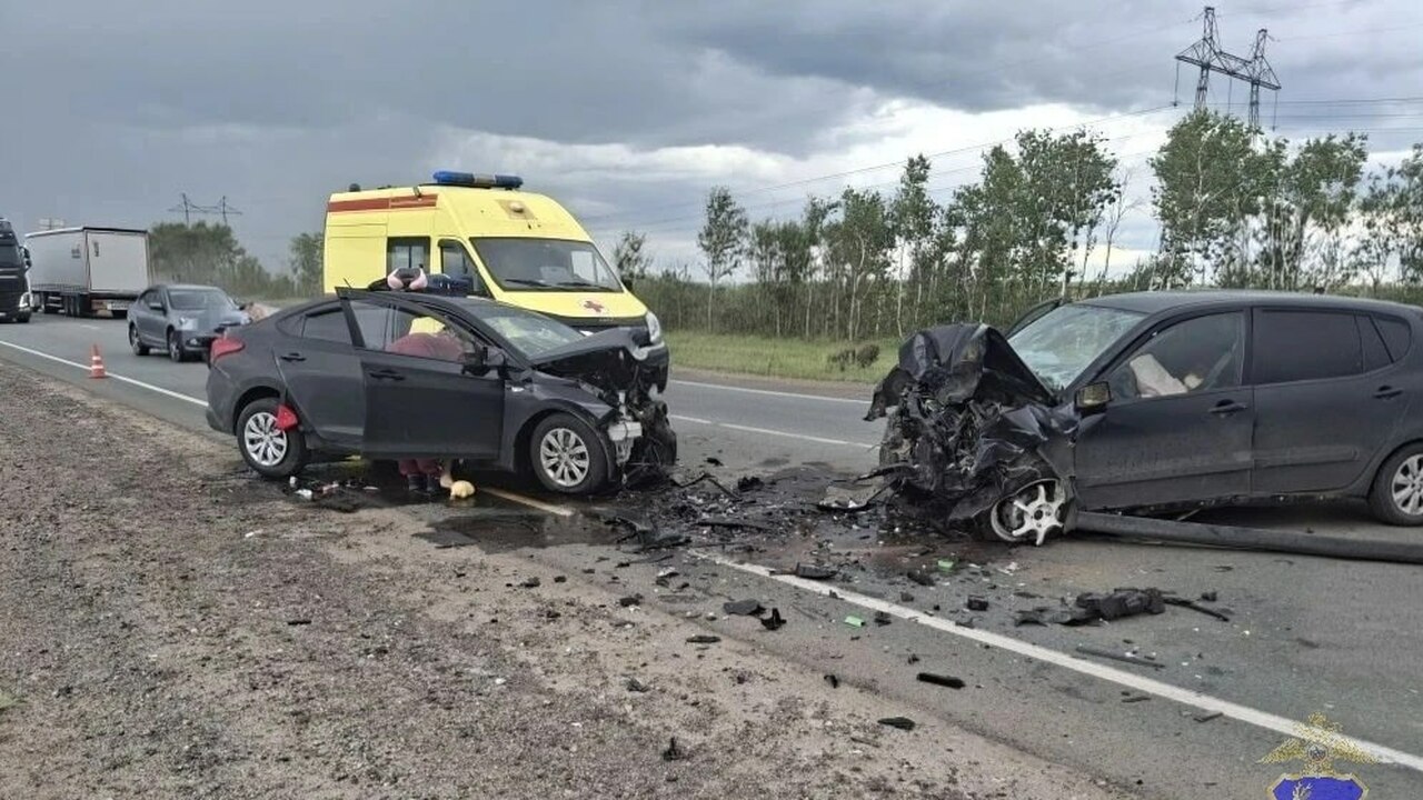 В лобовом ДТП в Сергиевском районе погибли двое детей и взрослый На трассе возле села Черновка произошло столкно...