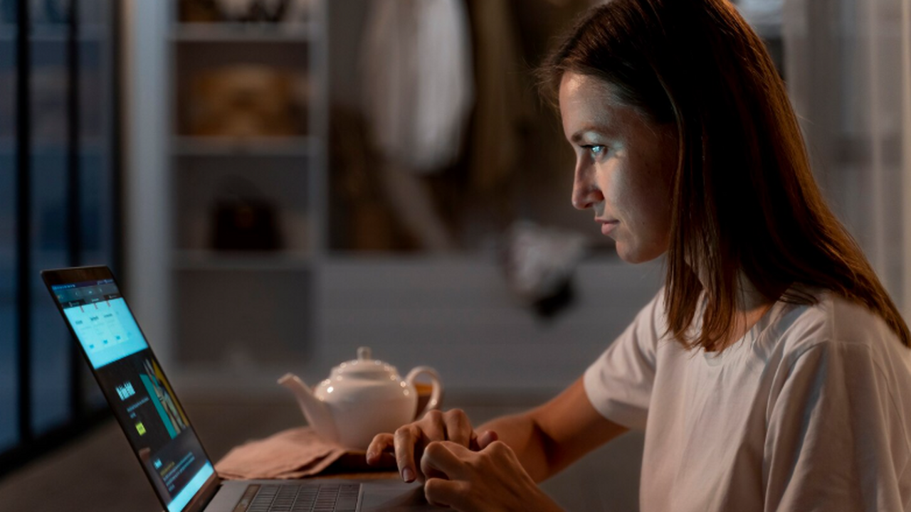 DeepSeek‑R1: нейросеть и её создатели в топ-10 мировых научных лидеров В свежем рейтинге Nature среди десяти главных ф...