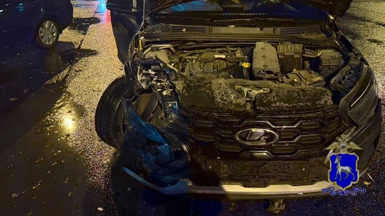 В Тольятти столкнулись две Lada, пострадал пассажир ДТП произошло на перекрестке на улице Транспортной