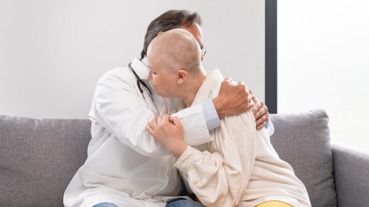 Онколог Олег Орлов объяснил, заразен ли рак Профессор Олег Орлов объяснил, почему рак не пе...