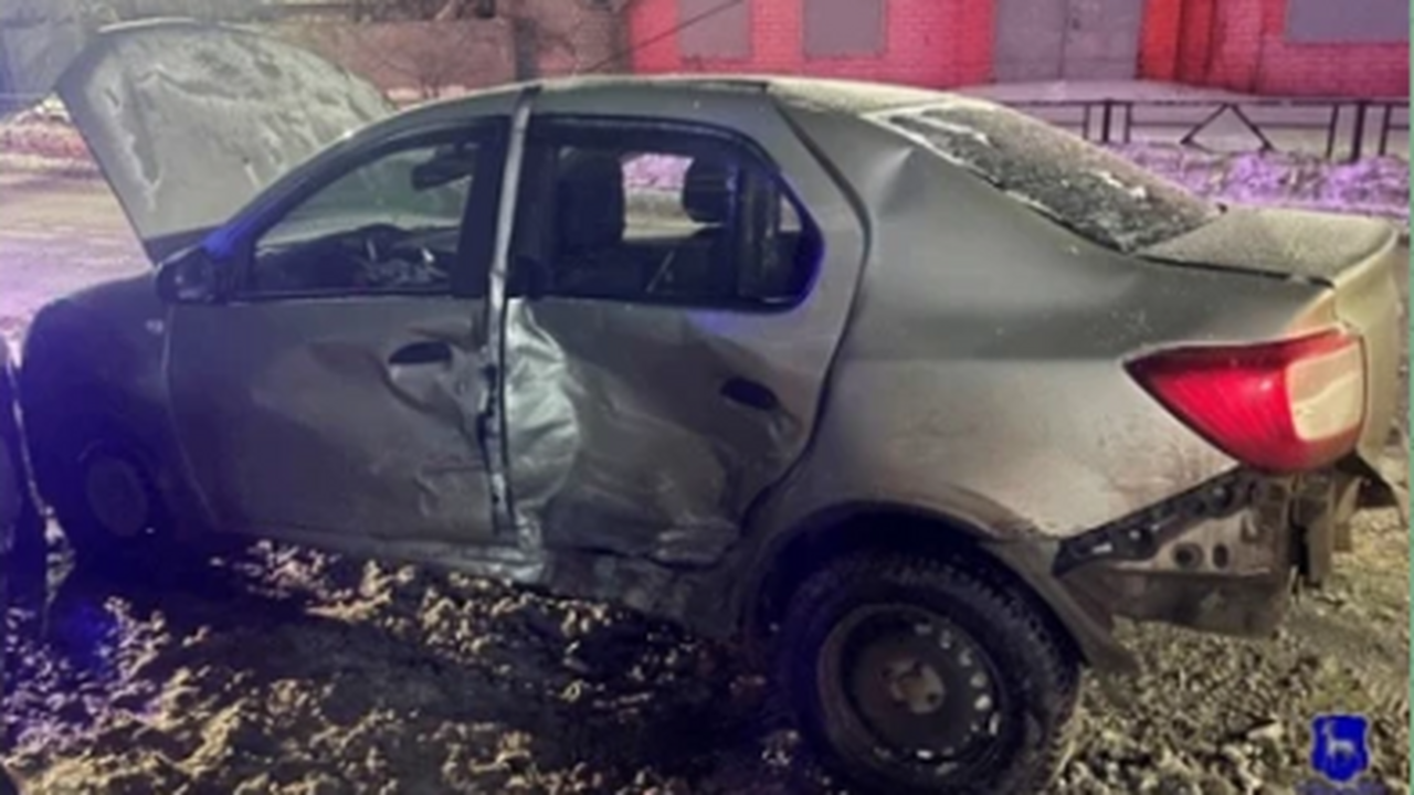 В столкновении Renault и Kia пострадали две пас...