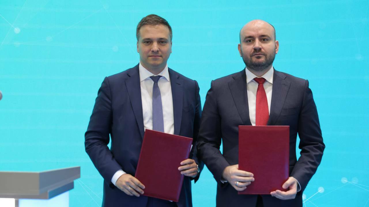 ПМЭФ-2025: Губернатор Вячеслав Федорищев обеспечил региону 760 млн рублей инвестиций в развитие электрологистики Правительство Самарской области и федеральный о...