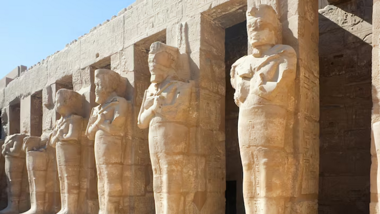 В Мит-Рахине археологи обнаружили древнее извес...