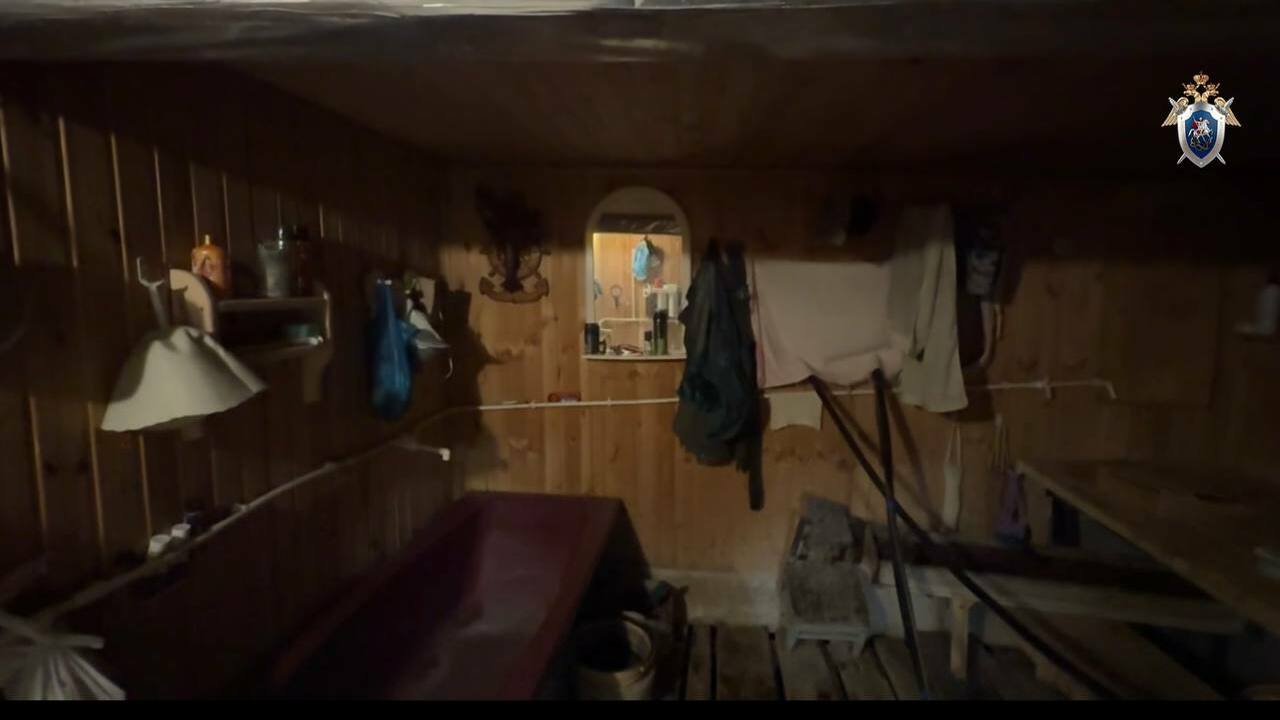 Как предполагает следствие, убийство произошло ...