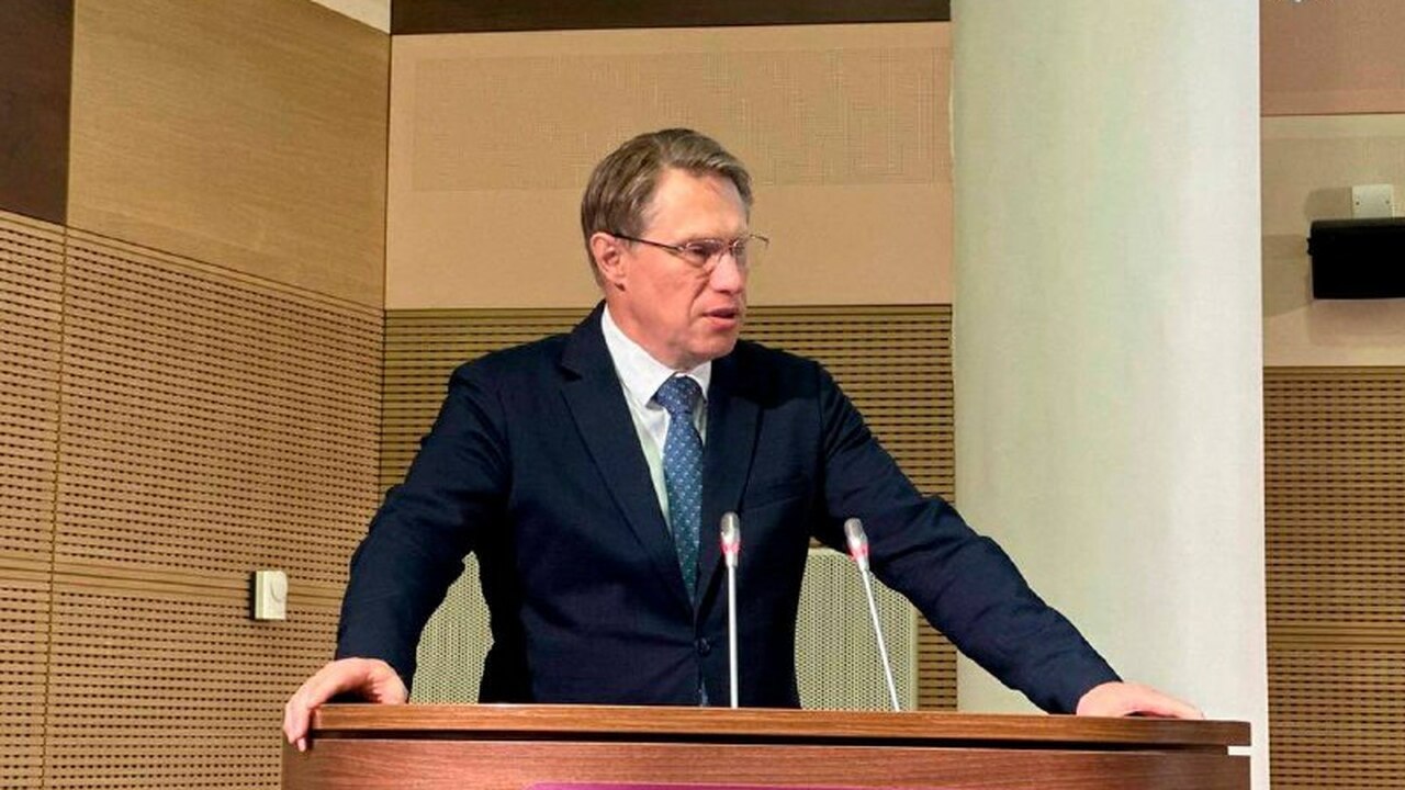 Министр представил факторы старения на форуме "...
