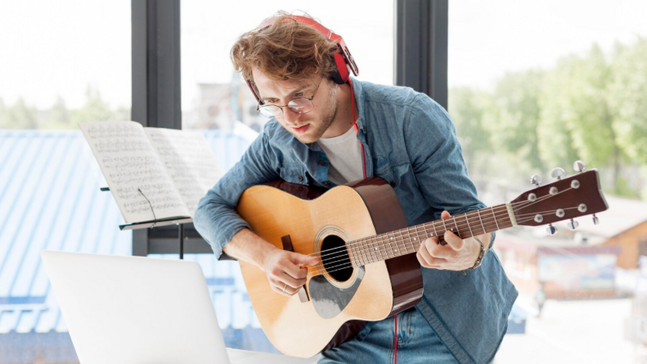 Journal of Otology: как музыка помогает отсрочить деменцию примерно на 10 лет Музыкальные занятия могут «подарить» мозгу до д...