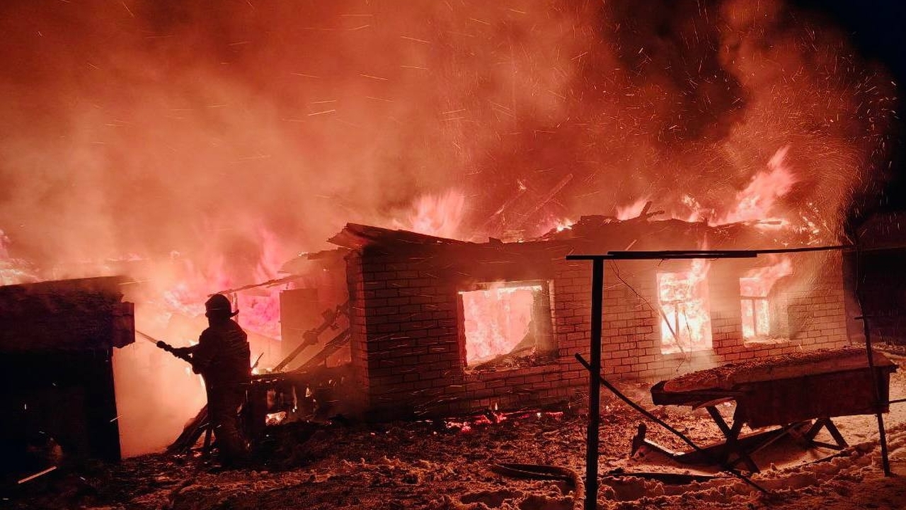 13 января в Безенчукском районе при пожаре погиб человек В сельском поселении Екатериновка сгорел частны...