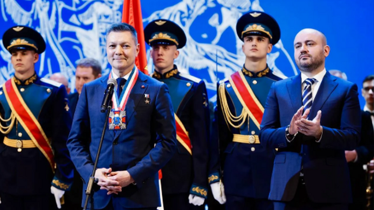 Губернатор выполнил обещание о присвоении звания космонавту-рекордсмену Олег Кононенко стал почетным гражданином Самарс...