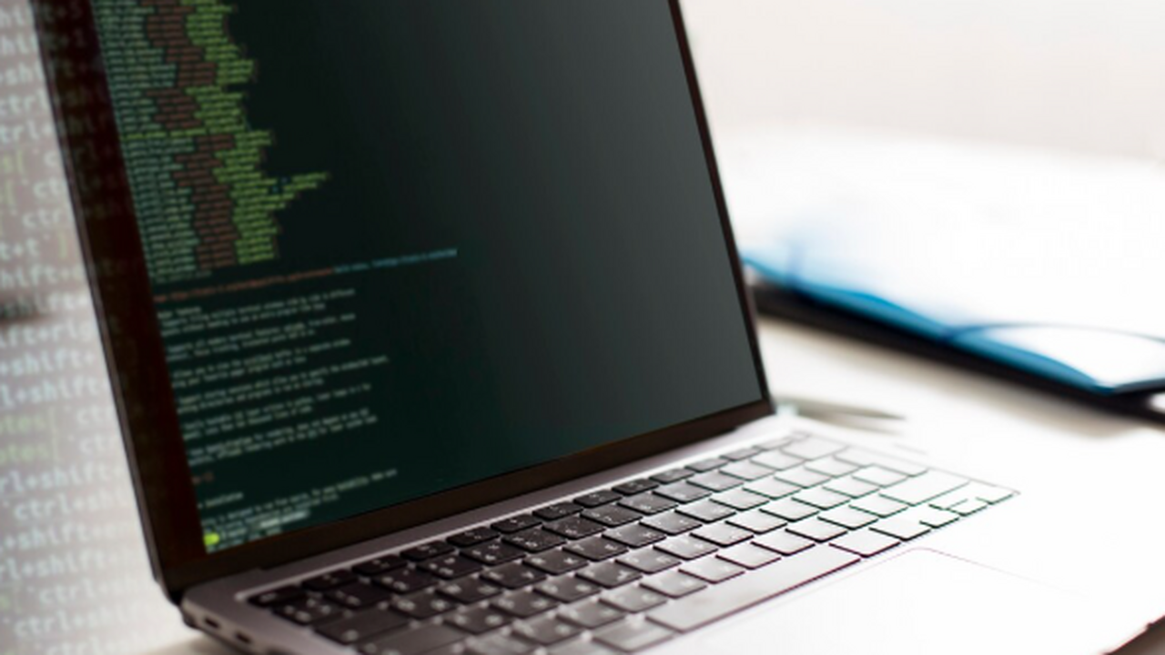 Специалисты по информационной безопасности обна...