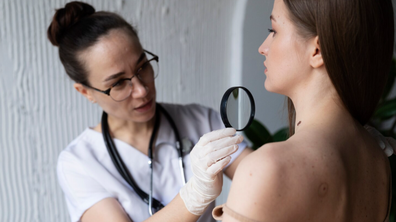 Солярии повышают риск мутаций кожи у людей 30–40 ле Исследование показало, что посещение соляриев в...