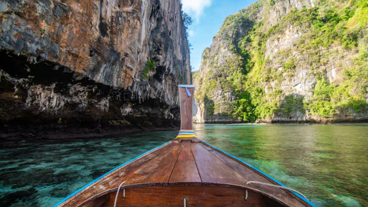 Таиланд ужесточает правила безвизового въезда из-за роста преступности Таиланд вводит более строгие правила безвизовог...