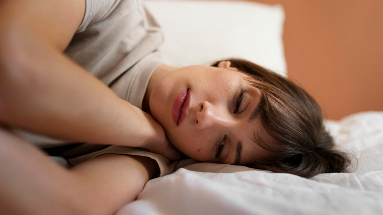 Новое исследование показало, что сон без подушк...