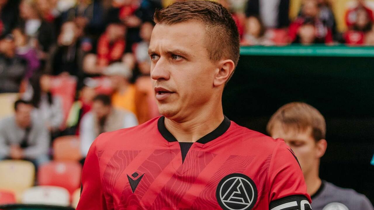 Он является одним из рекордсменов клуба по числ...