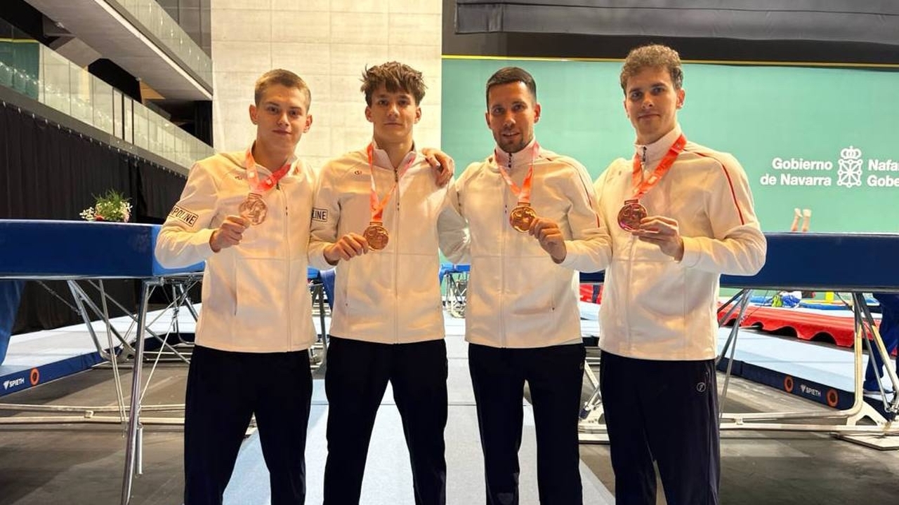 Тольяттинцы завоевали бронзу на чемпионате мира по прыжкам на батуте Российская команда участвовала в первенстве в н...