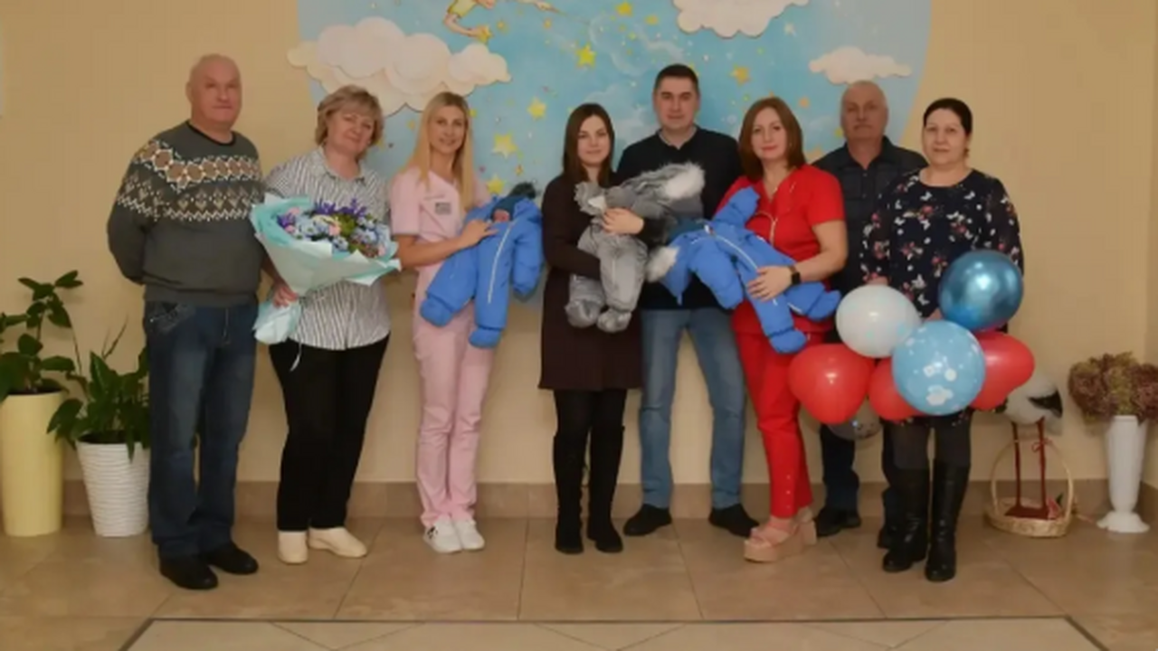 В Самарской области из перинатального центра выписали первую тройню 2026 года В семье Лагуновых родились три мальчика