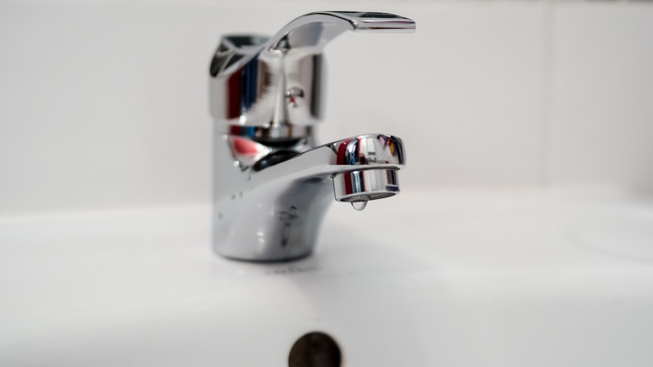 Кроме того, продолжается перекладка канализацио...