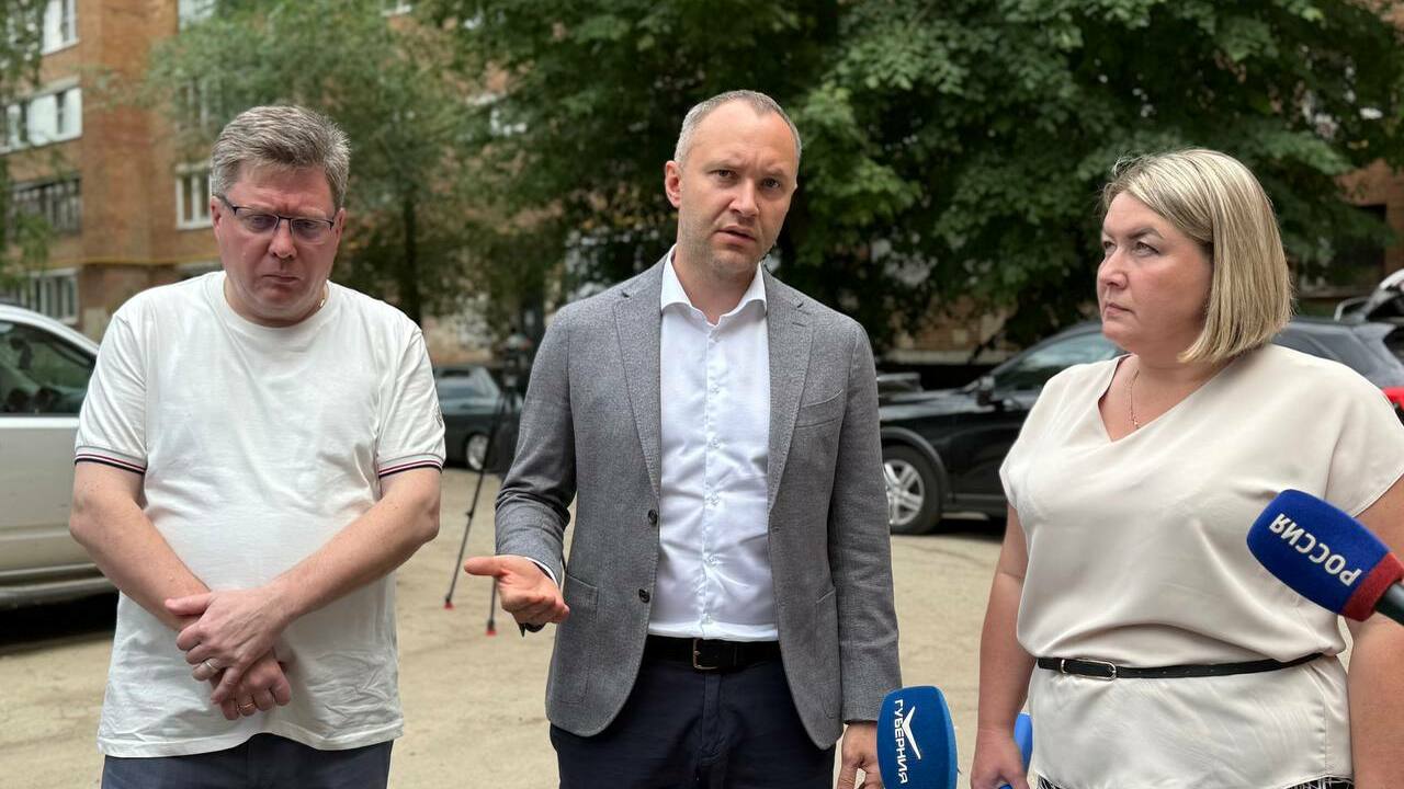 Решением губернатора выделены средства на закупку более 10 тысяч контейнеров для сбора мусора В пятницу, 13 июня по поручению губернатора Сам...