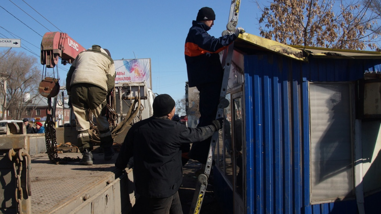 В Самаре предпринимателя обязали снести павильо...