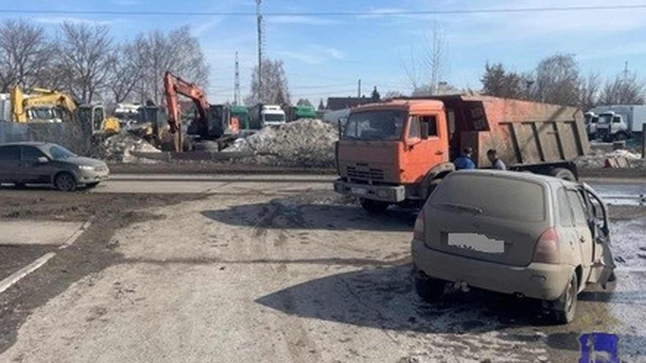 Автомобили двигались в попутном направлении