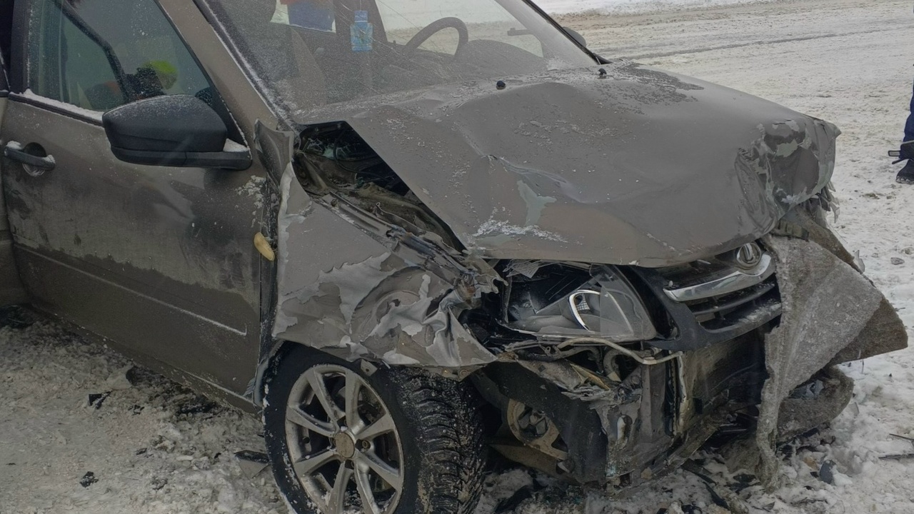 На трассе Тольятти-Димитровград столкнулись две...