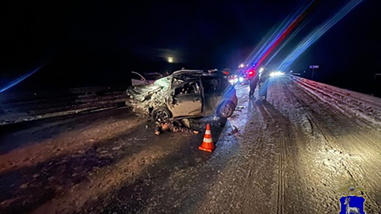 Под Самарой женщина без прав выехала на встречн...