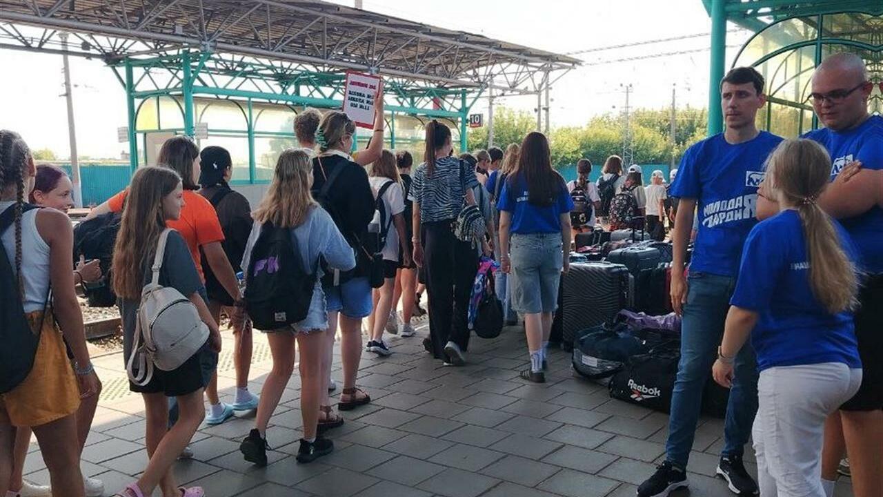 В Тольятти на отдых прибыли более 150 детей из города-побратима Снежное в ДНР В течение 21 дня смены для ребят подготовлена о...
