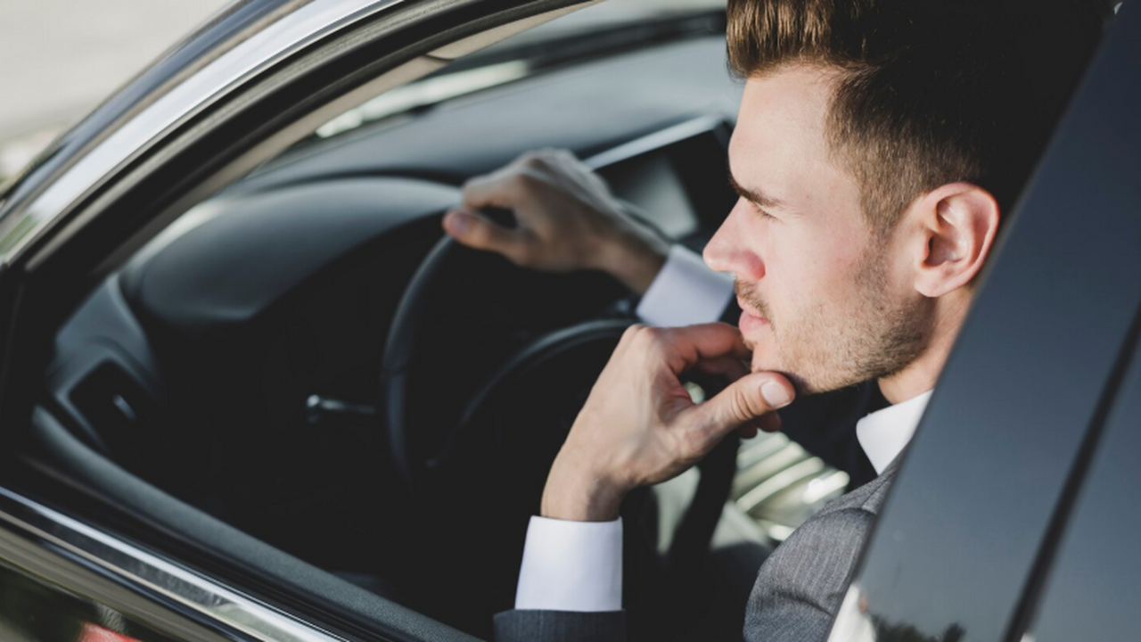 В РФ обсуждают правила допуска праворульных авто на рынок Дискуссия вокруг праворульных машин в России см...