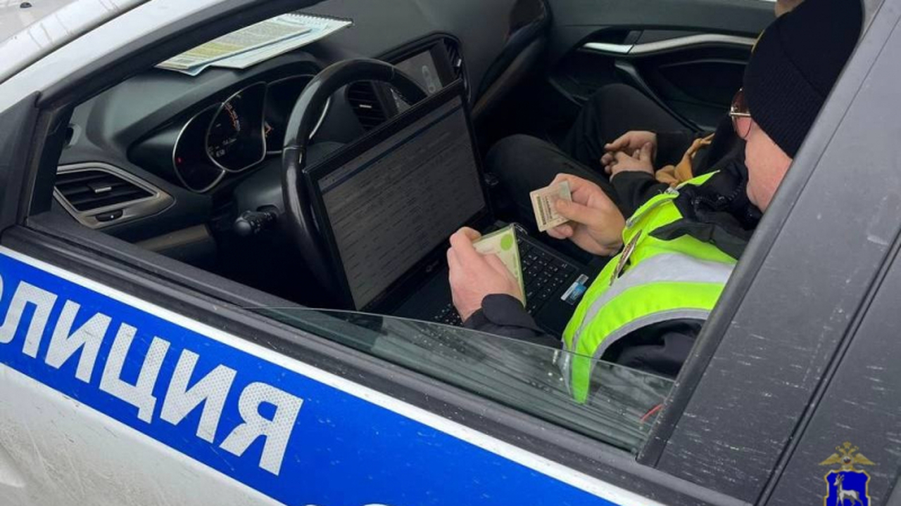 Суд признал его виновным и назначил 200 часов о...