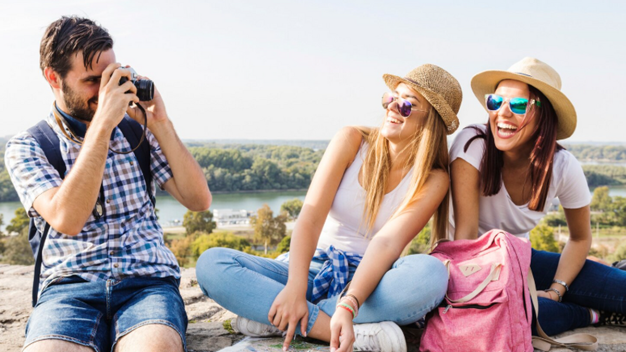 Спрос туристов растет на внутренние курорты из-за проблем с зарубежными поездками Закрытие зарубежных направлений и сложности с п...