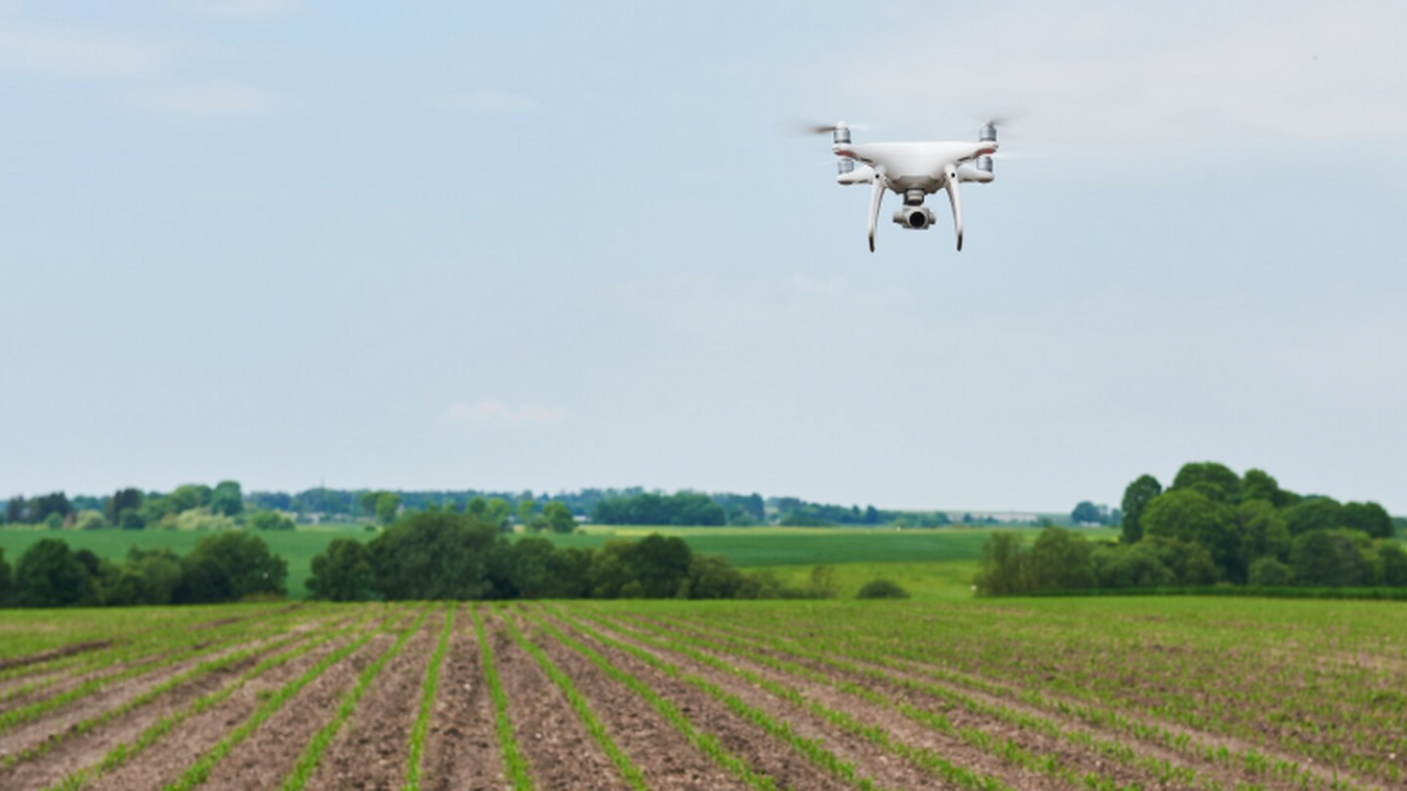 В России создали станцию, заправляющую три сельхоздрона автоматически Создали автоматизированную станцию, которая одн...