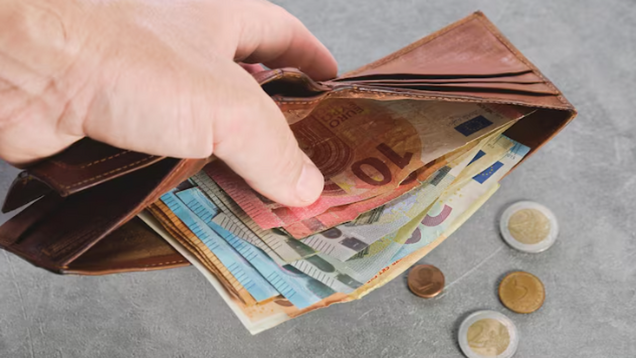 Как в 2025 году на самом деле рассчитывают пенсию работающим пенсионерам: опубликовано практическое руководство Изменения для работающих пенсионеров: что важно...