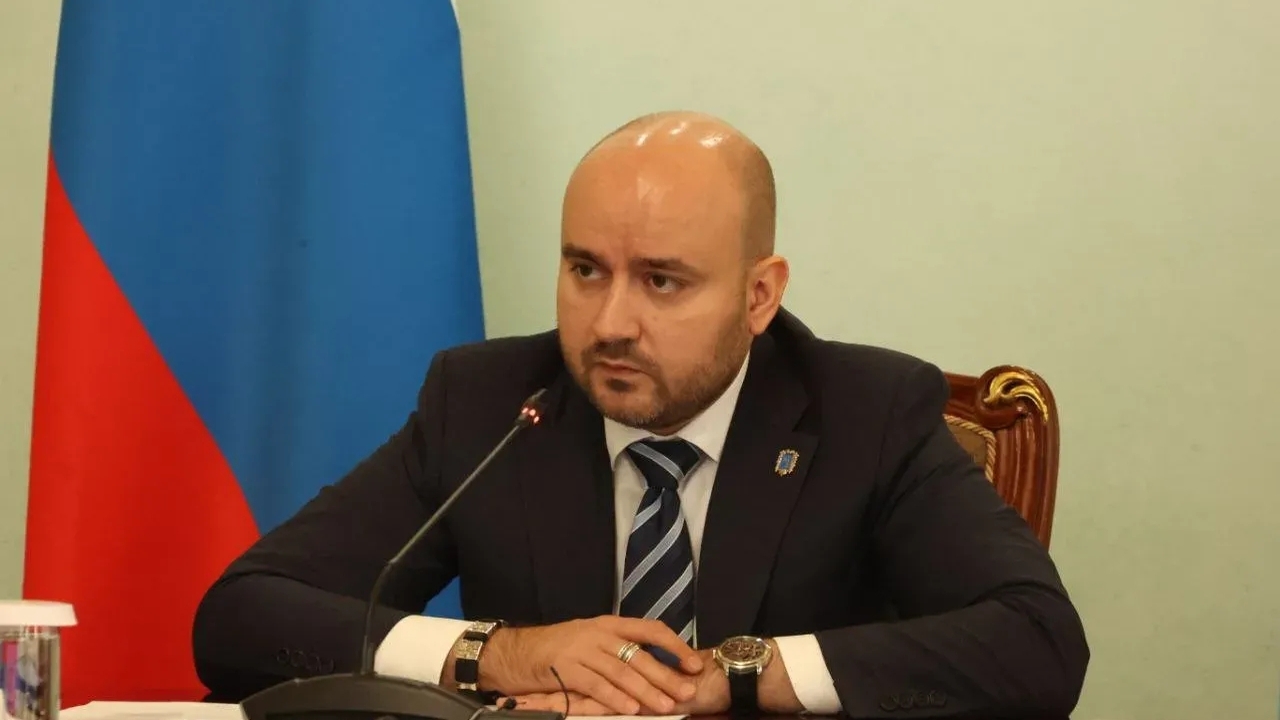 В Самаре губернатор провел заседание правительства по прогнозу развития региона и бюджета на 2026-2028 годы В Самаре губернатор провел заседание правительс...
