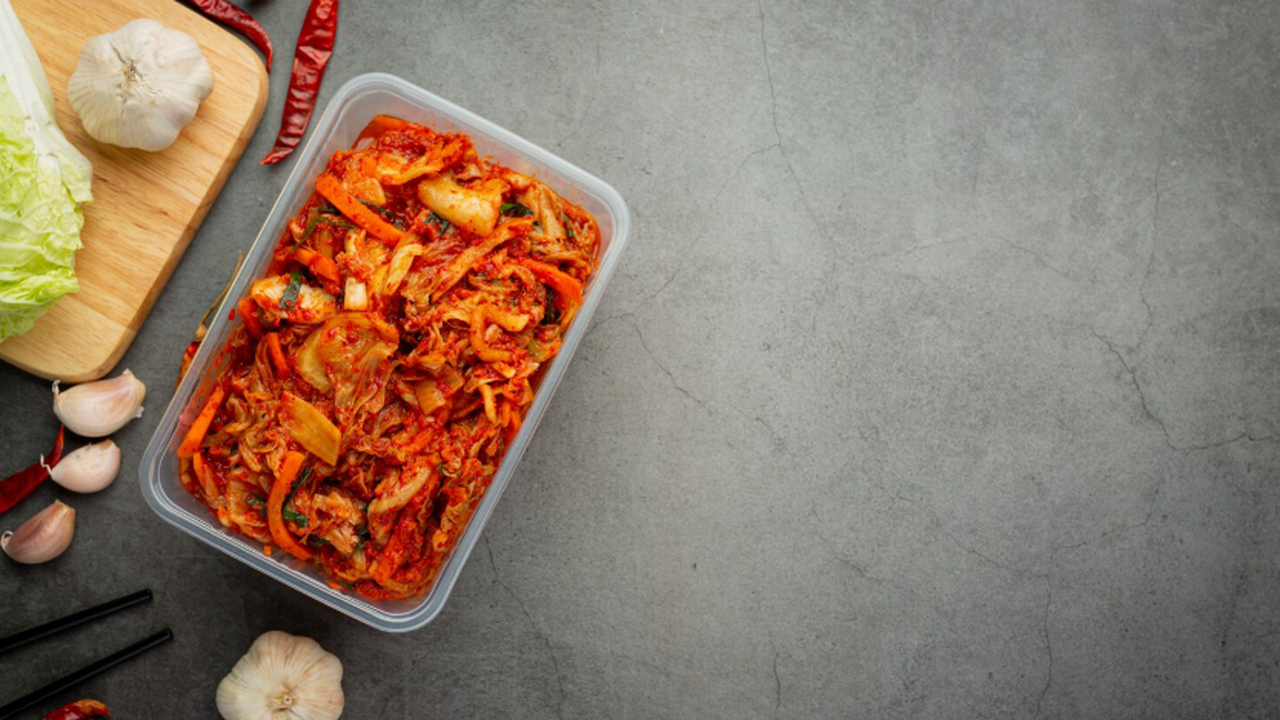 Новое исследование показало, что кимчи активиру...