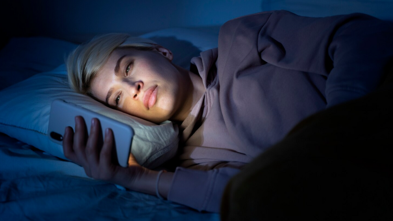 Сомнолог определил три скрытые причины ночных пробуждений Сомнолог Павел Кудинов объяснил, что ночные про...