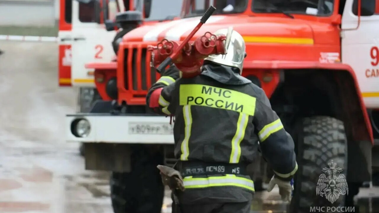 В Самарской области за сутки ликвидировали 19 пожаров Подразделения пожарно-спасательной службы 13 ра...