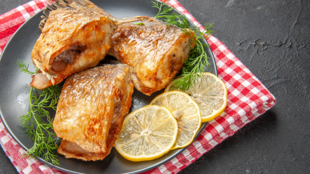 Гастроэнтеролог рассказал, какие жирные продукт...