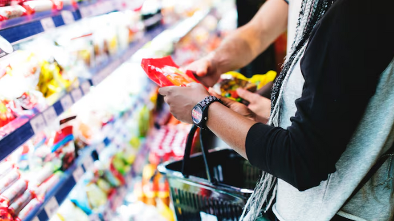 Крупная цифра на ценнике часто относится к 100 ...